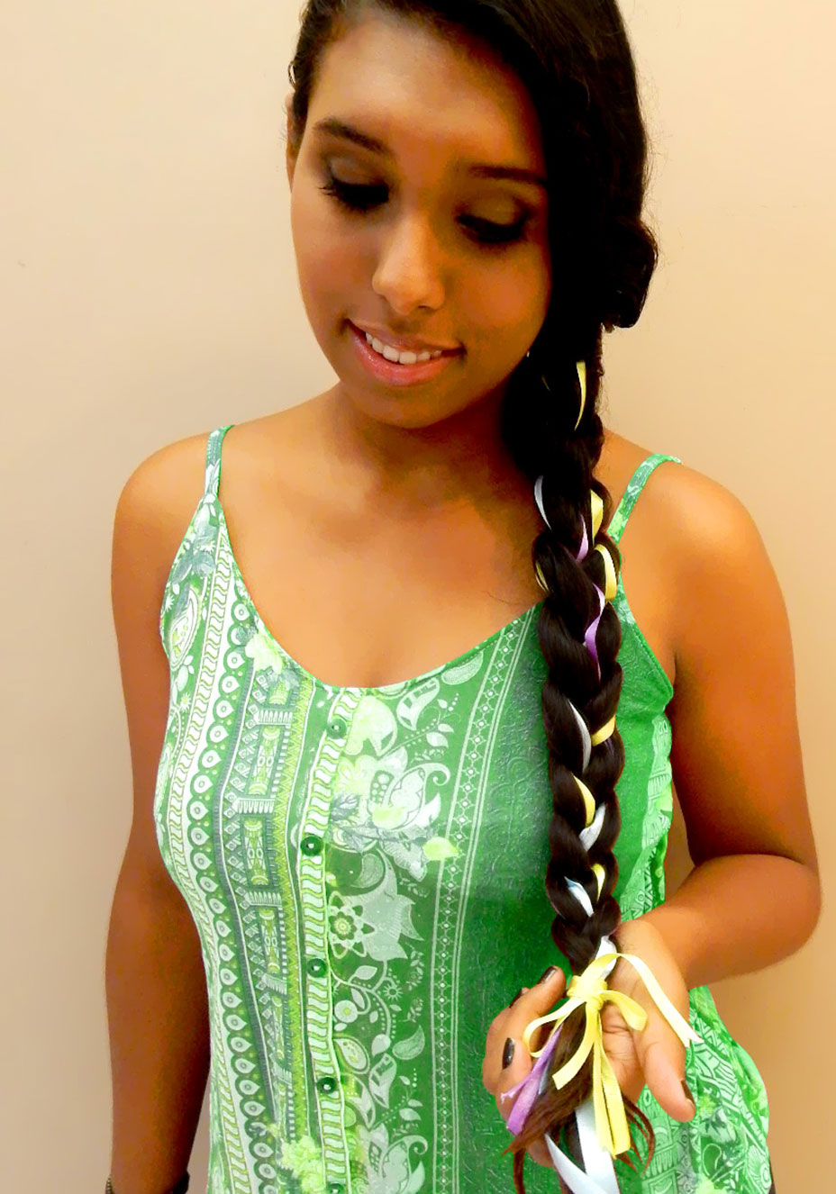 Brenda de Almeida 4 ideias de penteados (simples!) para um Carnaval com estilo!