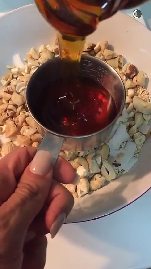 Reprodução/ Snapchat Ivete Sangalo faz a sua granola em casa. Copie!