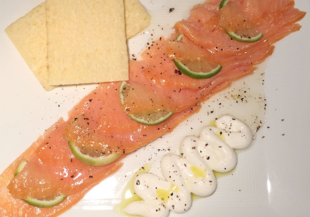 Salmão defumado Perca peso e ganhe energia com uma dessas 17 receitas de salmão