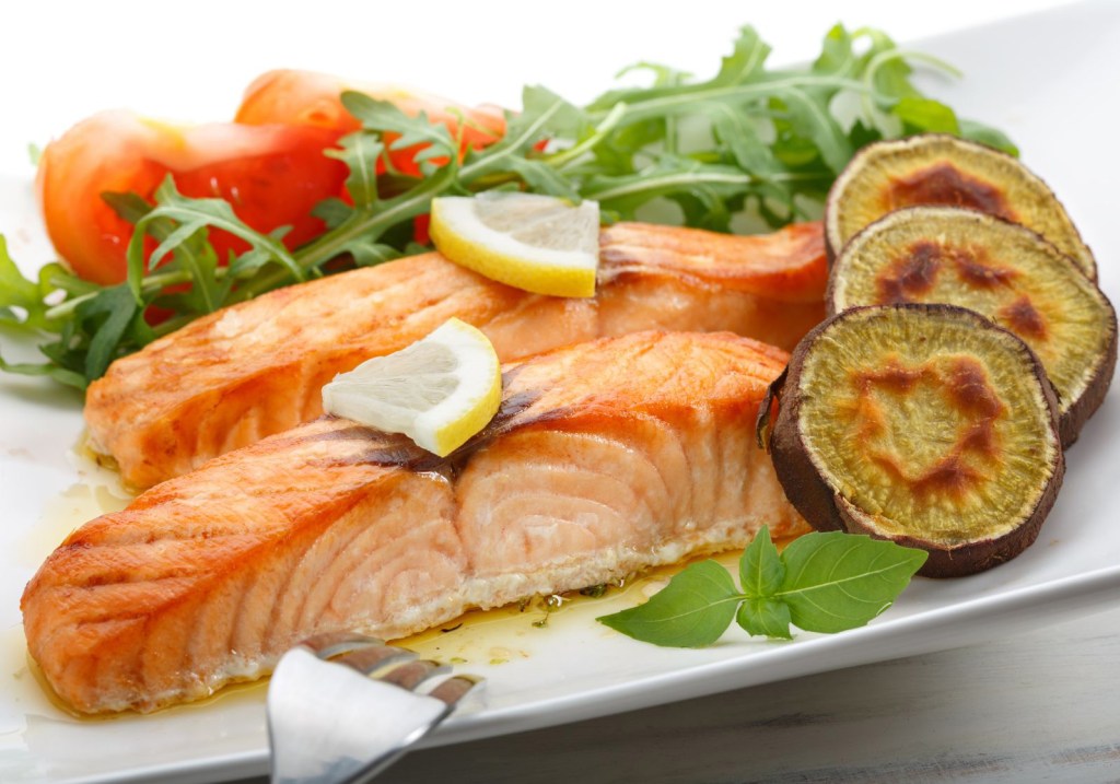 Filipe Varela/123RF MasterChef: 3 receitas com salmão para você apostar