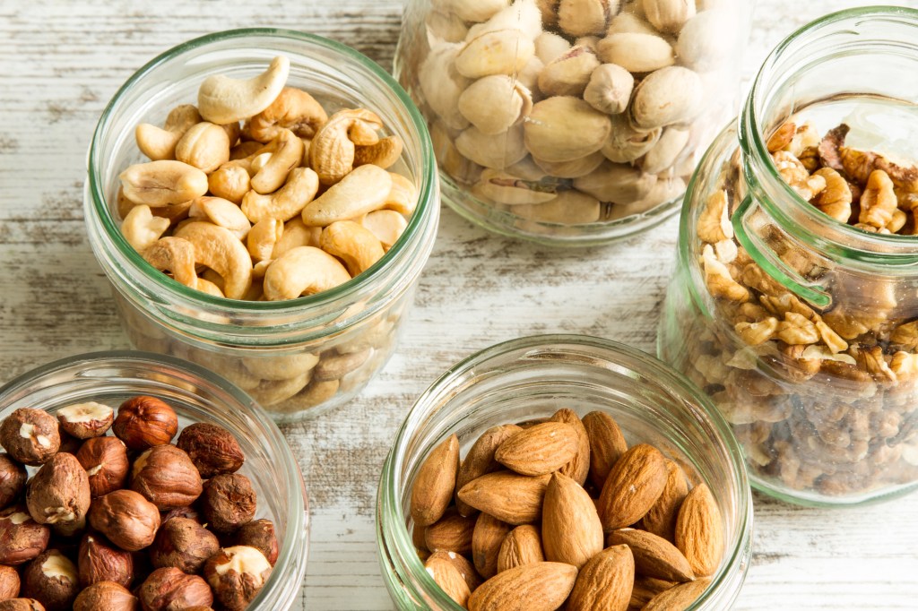 potes-castanhas Os melhores horários do dia para você comer seus alimentos preferidos