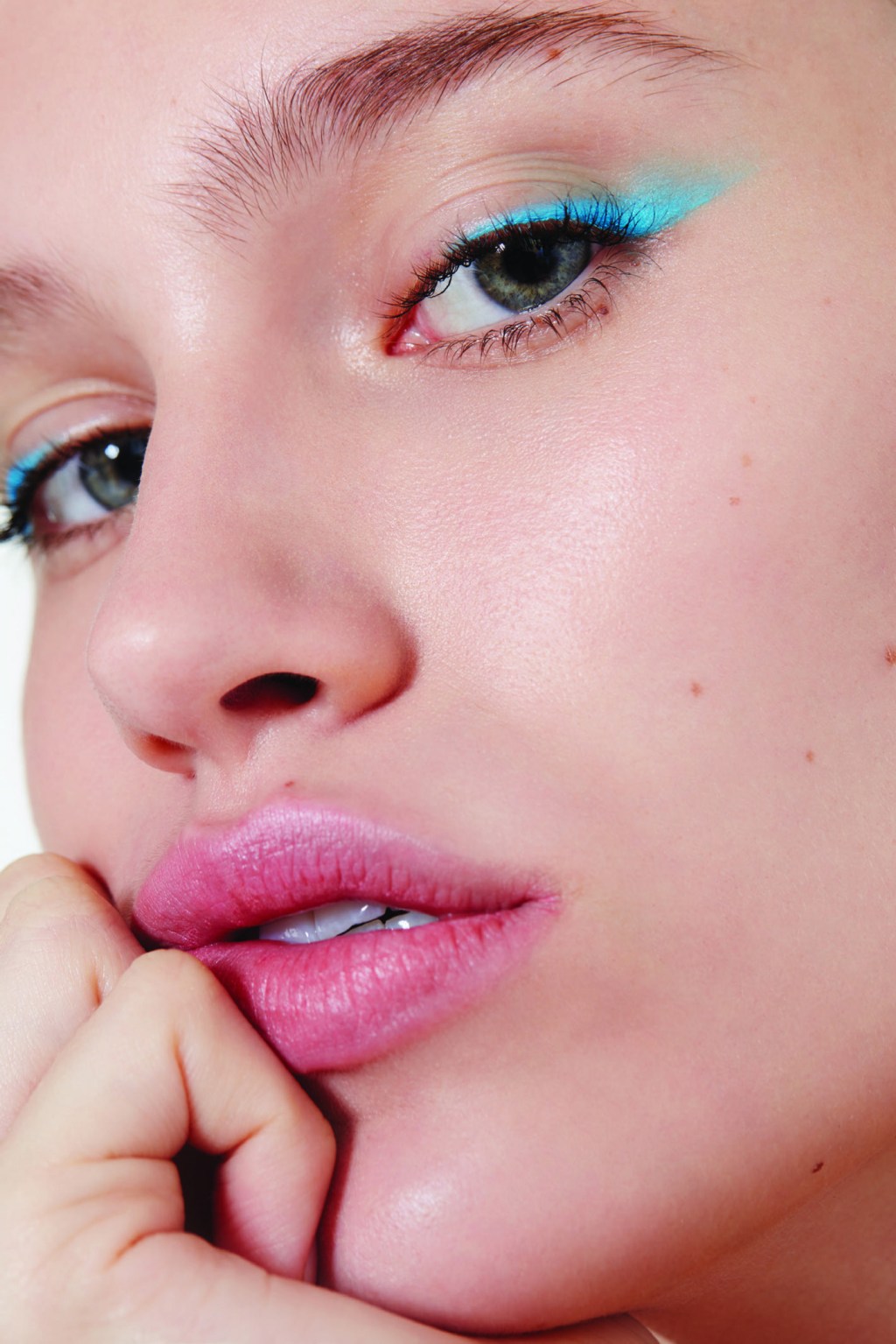 Maquiadora ensina a usar as cores tendência do inverno