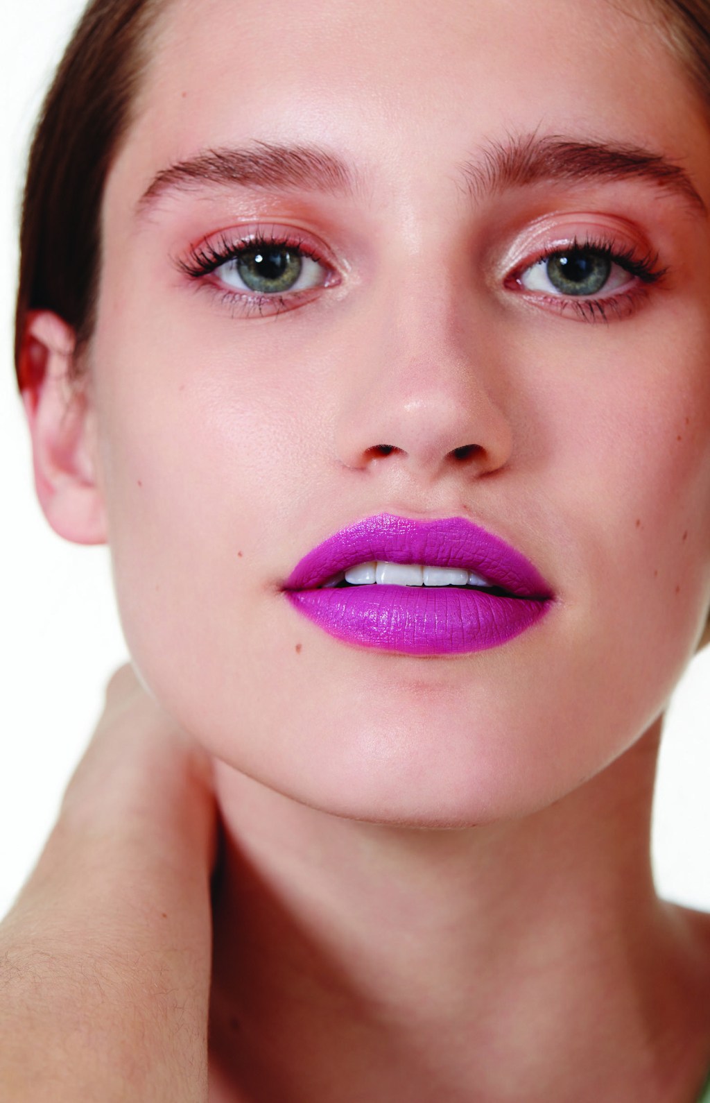 Maquiadora ensina a usar as cores tendência do inverno