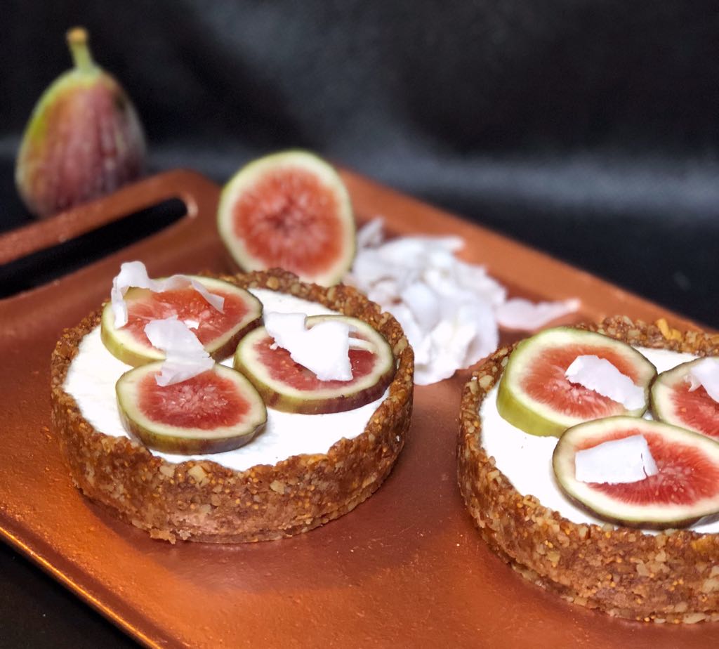 Torta low carb de noz-pecã, coco e figo 30 melhores receitas low carb para variar o cardápio