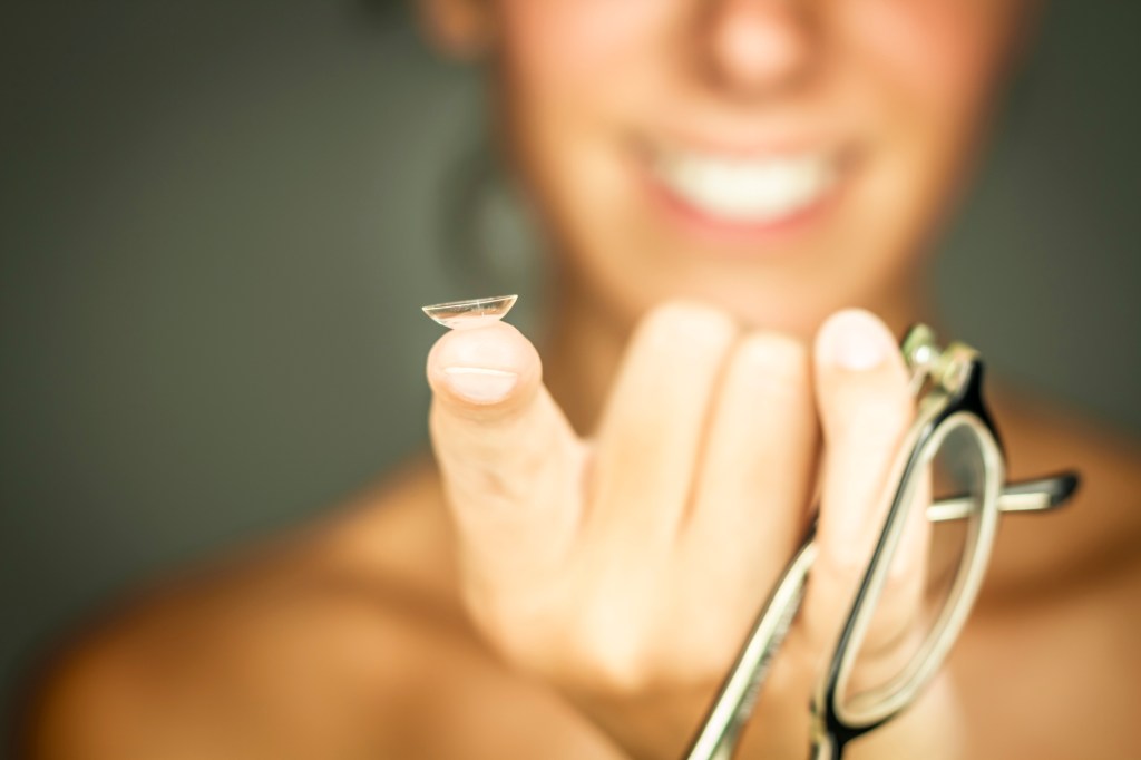 5 erros que você está cometendo com suas lentes de contato Coronavírus: como higienizar seus objetos pessoais