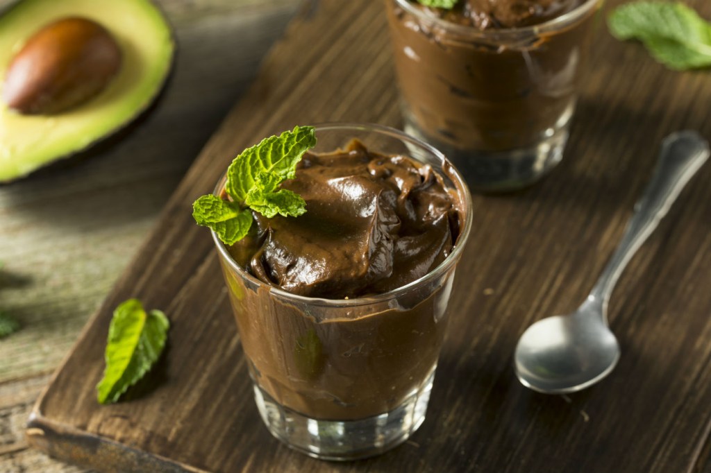 mousse-de-chocolate-abacate 30 melhores receitas low carb para variar o cardápio