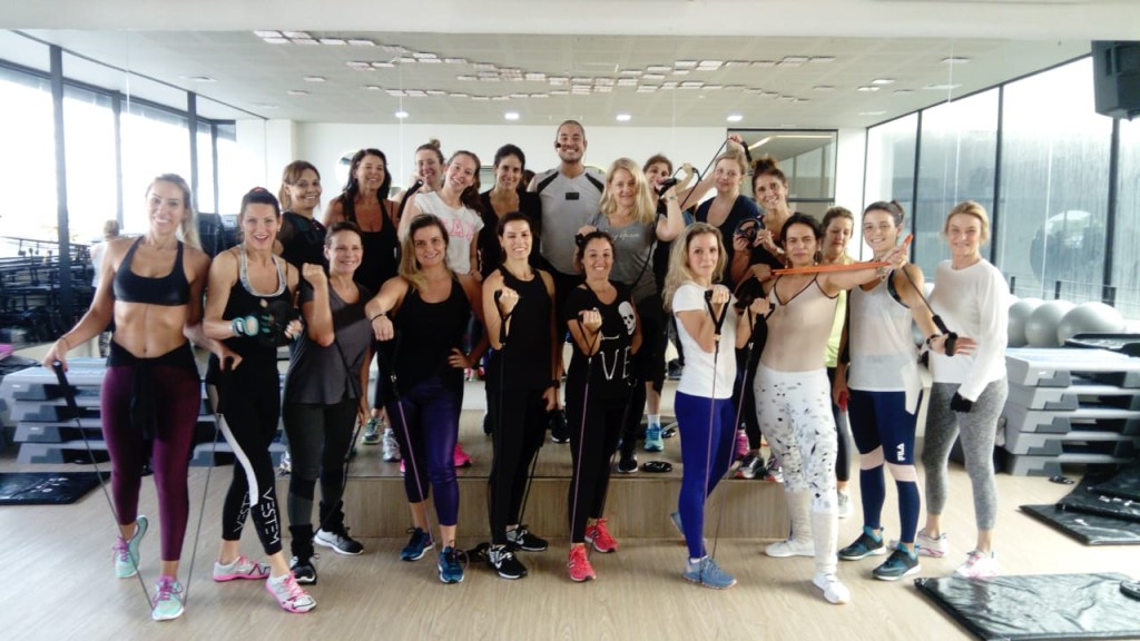 Daniela Bernardi na aula de CXWorx da Bio Ritmo CXWorx: novo treino de 30 minutos fortalece abdômen, glúteo e costas