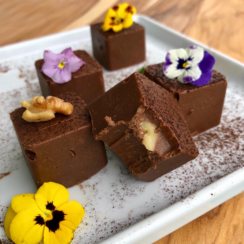 fudge-chocolate-pasta-amendoim 30 melhores receitas low carb para variar o cardápio