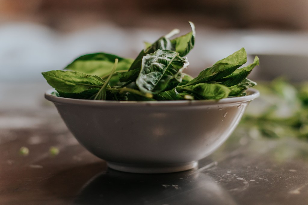 Espinafre 11 alimentos para aumentar a imunidade