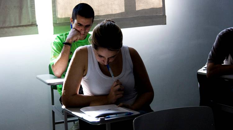 UEA divulga provas e gabaritos do vestibular e SIS 2012