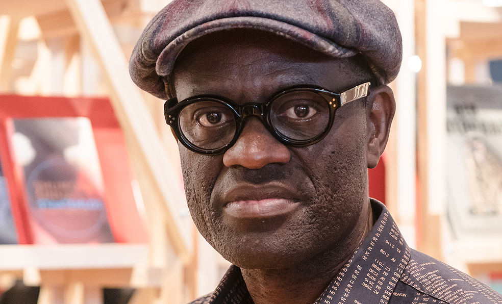Alain Mabanckou No dia do livro, conheça cinco autores africanos da atualidade