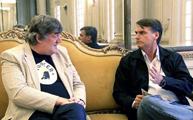 stephen fry Dia do Orgulho LGBT+: 15 documentários sobre diversidade