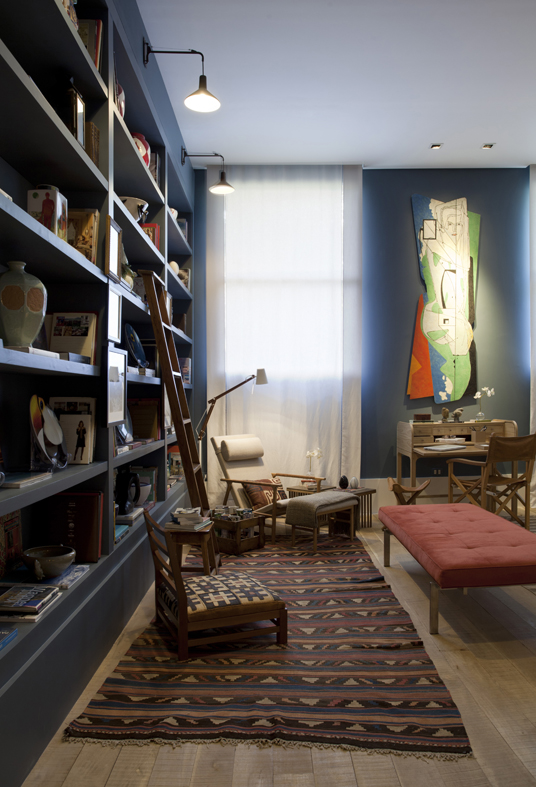 CASACOR SP: Um estúdio que mescla mobiliário antigo com décor moderno