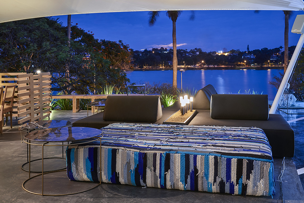 CASA COR Minas 2015: Varanda e uma bela vista para a Lagoa da Pampulha