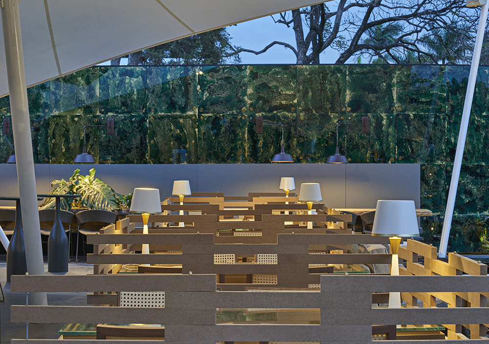 CASA COR Minas 2015: Varanda e uma bela vista para a Lagoa da Pampulha