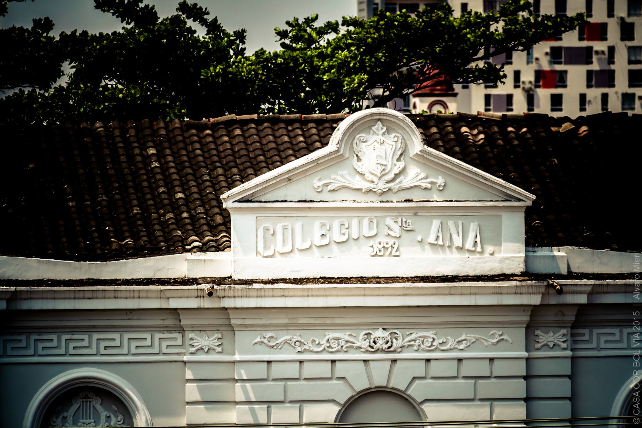 CASA COR Bol&iacute;via restaura parte central e capela do Col&eacute;gio Santa Ana