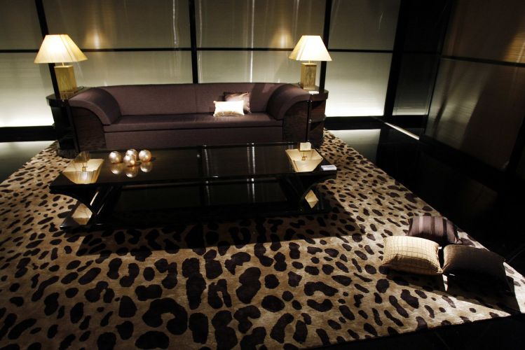 Armani opta por não utilizar mais peles de animais em suas peças