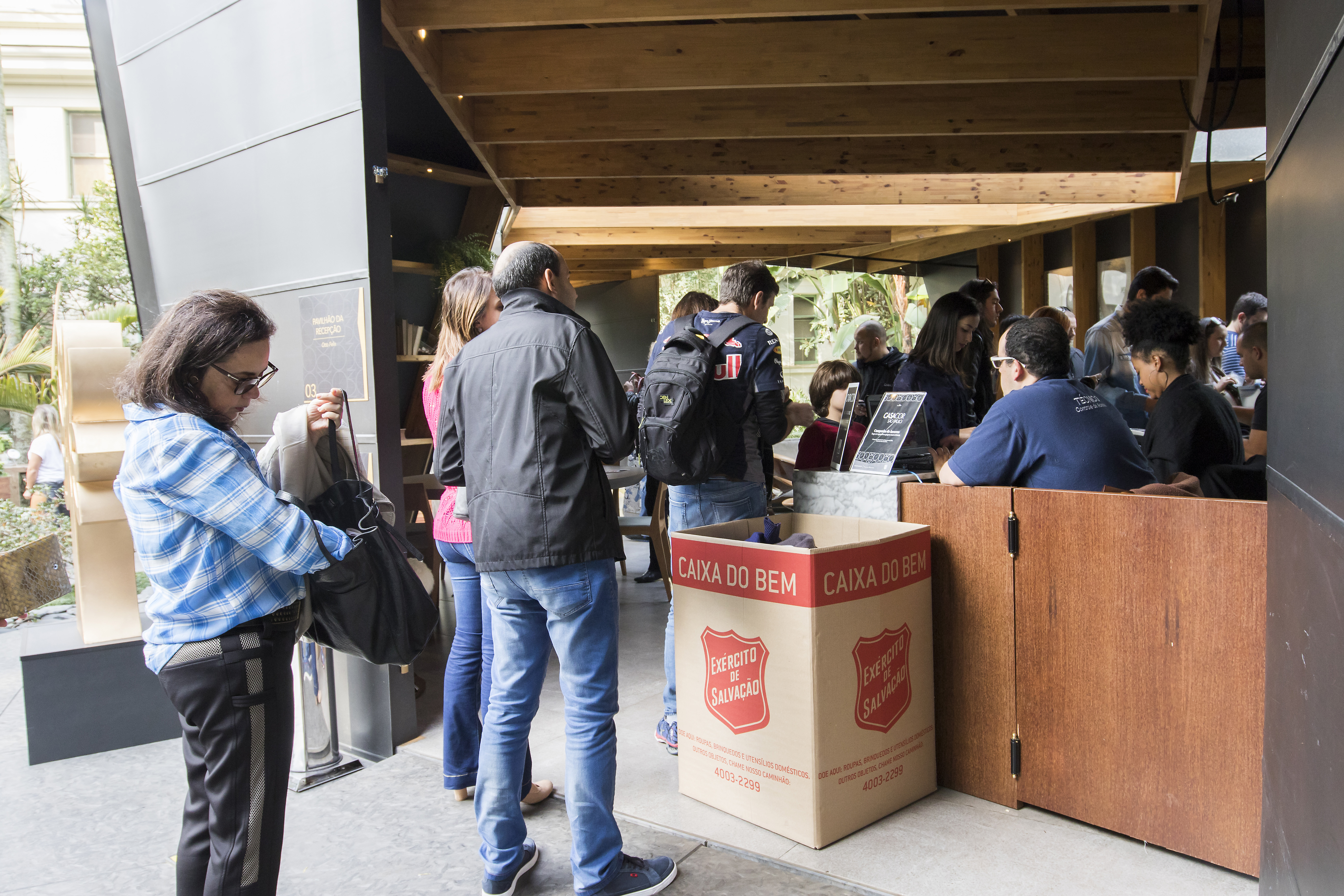 CASA COR SP arrecada mais de 350 agasalhos em campanha de inverno