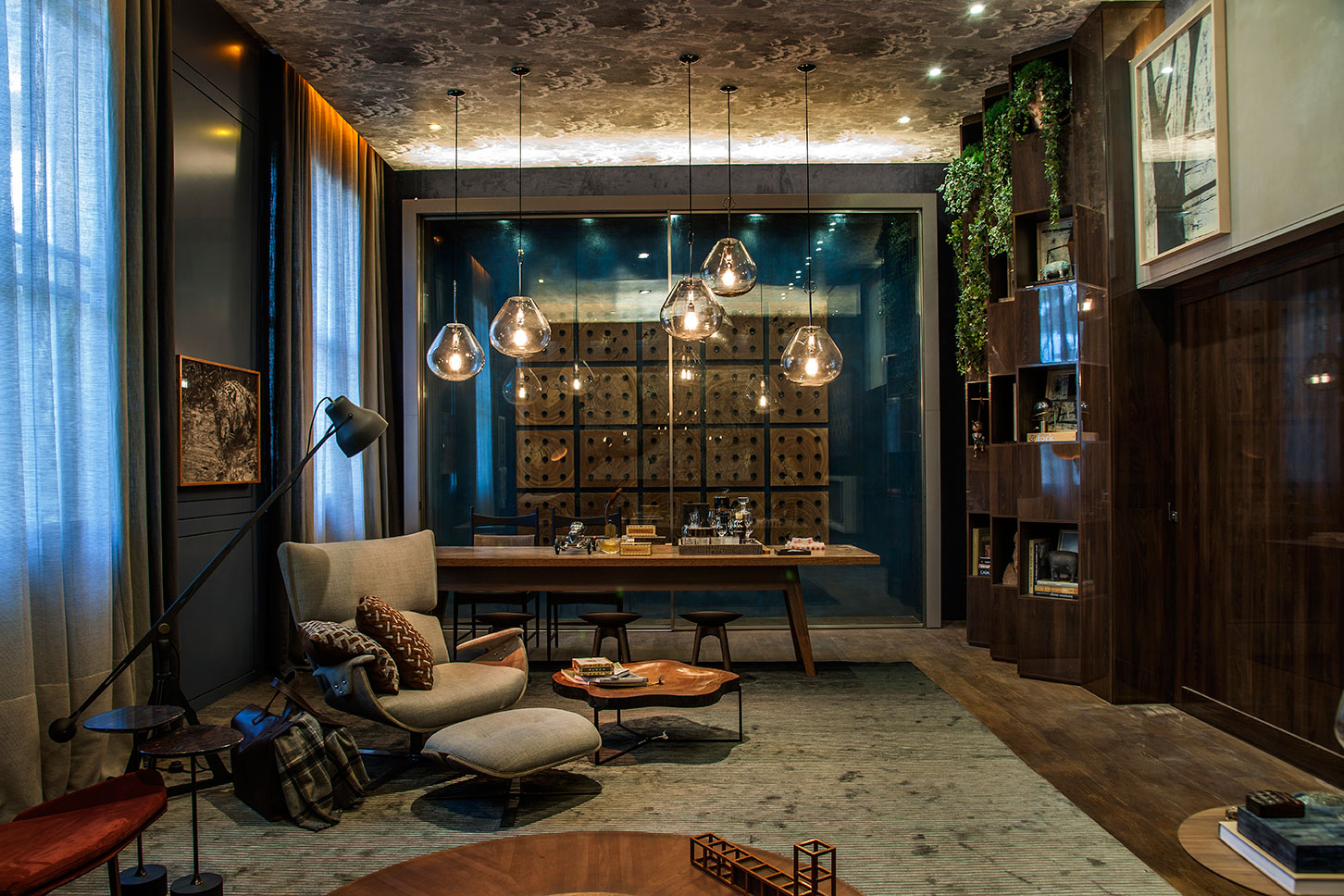 Vidros e espelhos conferem sofistica&ccedil;&atilde;o em 6 espa&ccedil;os da CASACOR SP