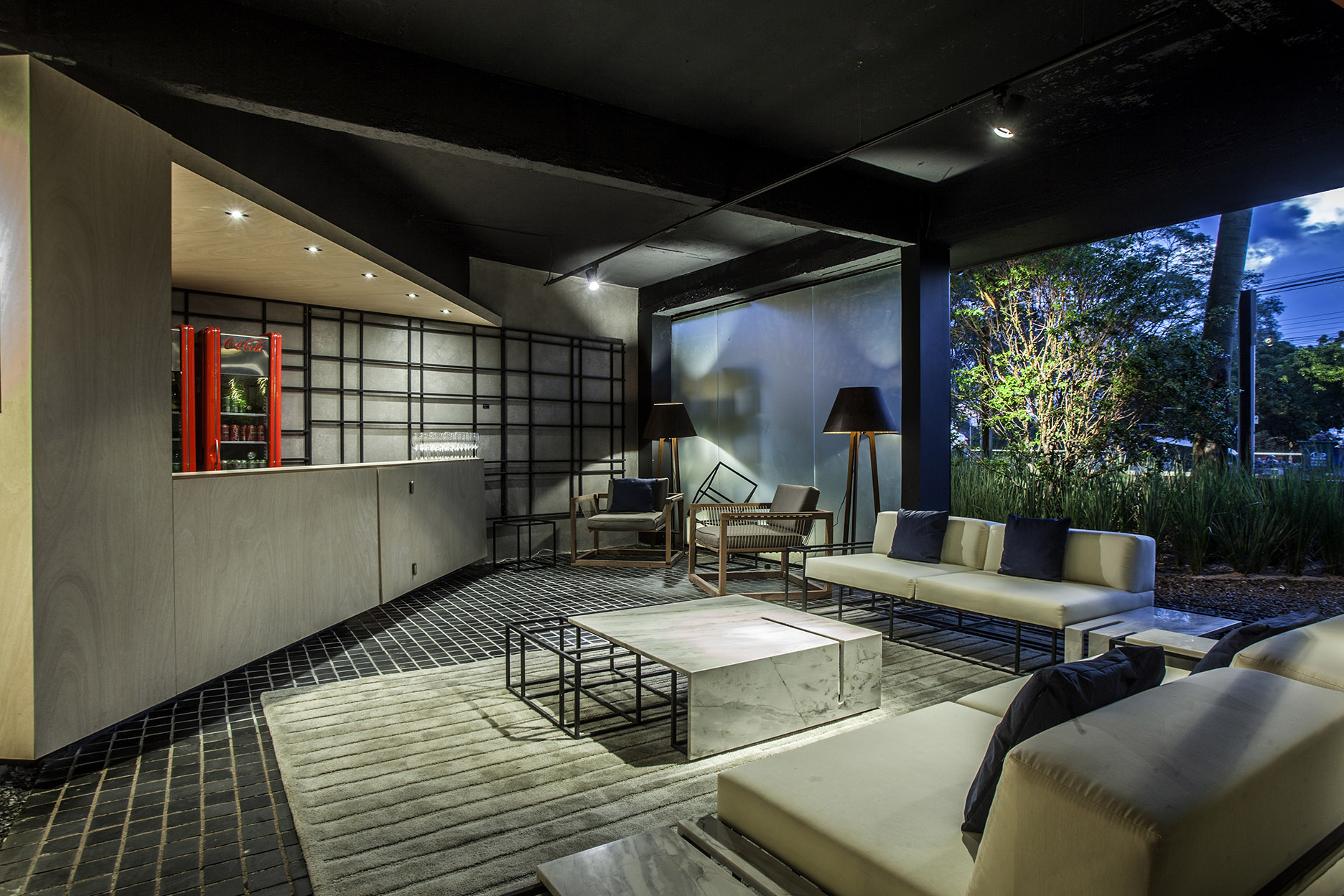 CASACOR Bras&iacute;lia: Escrit&oacute;rio cria pe&ccedil;as que completam conceito do espa&ccedil;o