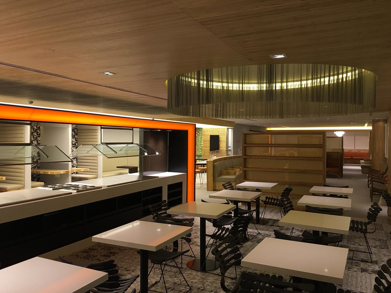 Oleg&aacute;rio de S&aacute; e Gil Cioni se inspiram no Brasil colonial para criar sala