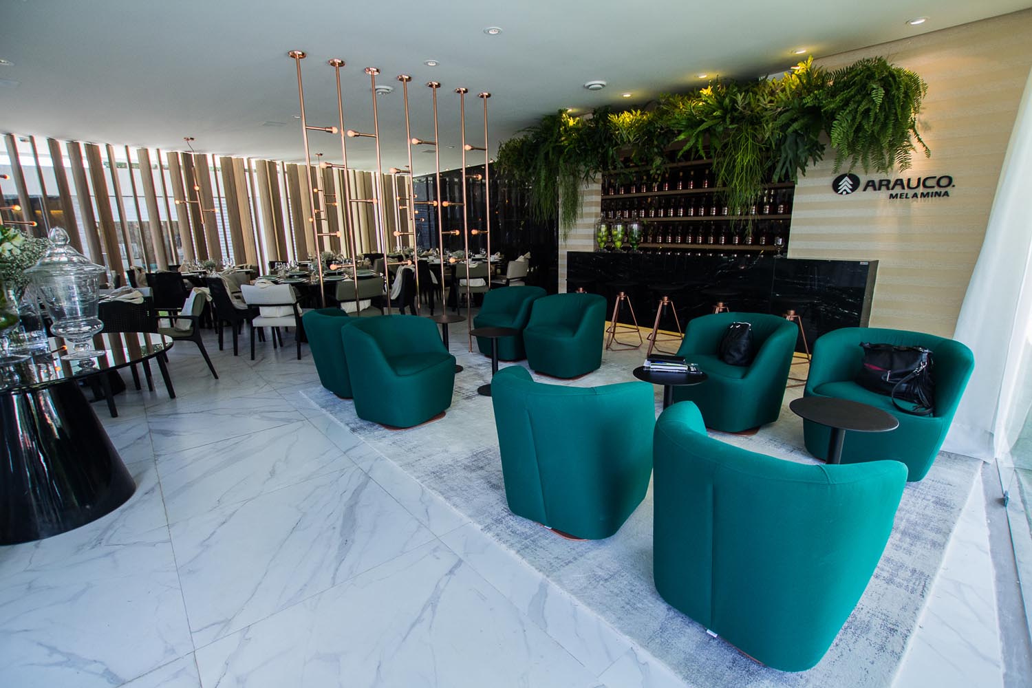 CASACOR PE: 7 ambientes onde os pain&eacute;is de madeira s&atilde;o destaque