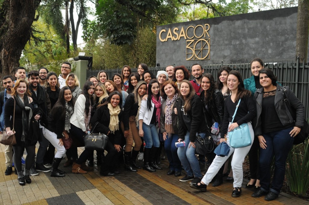 CASA COR SP recebe alunos da Universidade São Judas em visita guiada