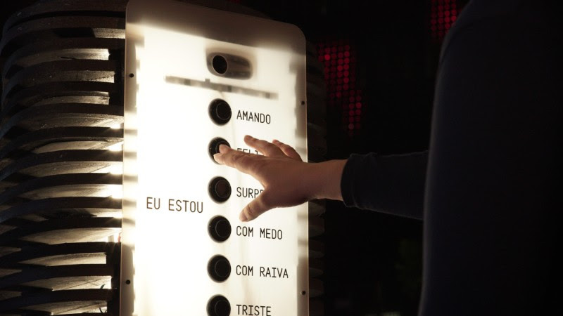 &ldquo;I AM&rdquo;, a instala&ccedil;&atilde;o interativa de Guto Requena