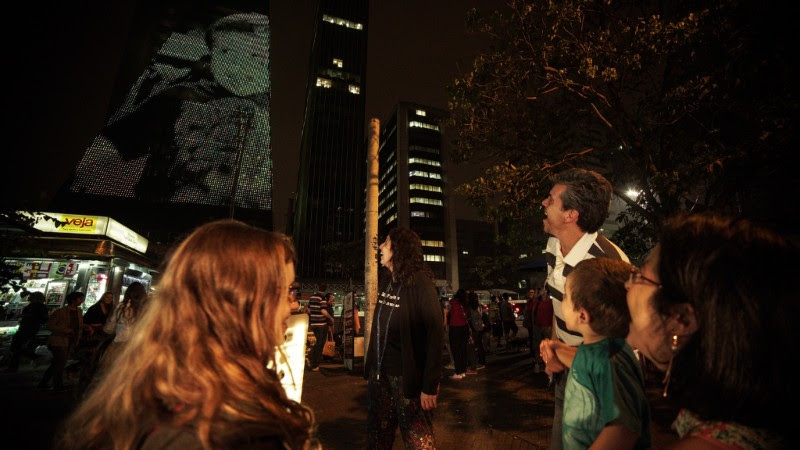 &ldquo;I AM&rdquo;, a instala&ccedil;&atilde;o interativa de Guto Requena