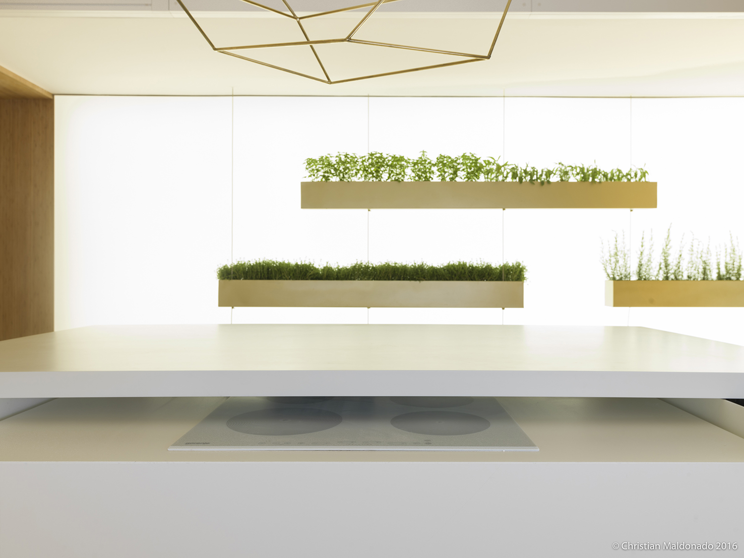 Minimalismo e amplitude de luz marcam a Cozinha Essencial da CASACOR SP