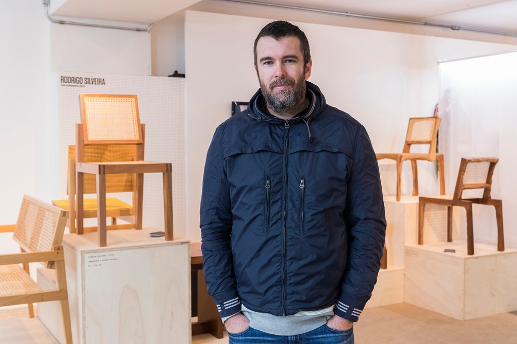 MADE: Uma coleção de mobiliário com linhas racionais e madeira maciça