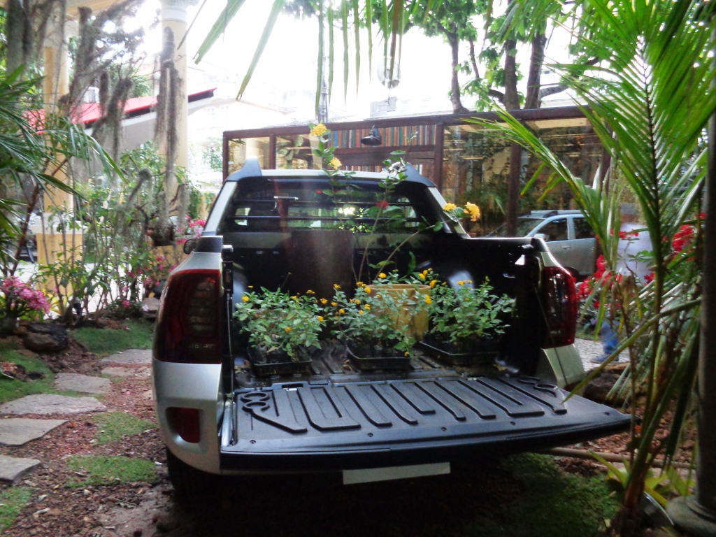 Picape se destaca na entrada do casar&atilde;o da CASA COR Bahia