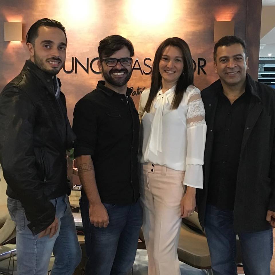 Patricia Pasquini recebe convidados no Lounge CASACOR