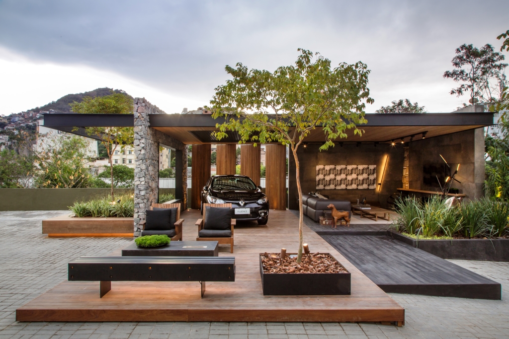 Garagem e living no mesmo espaço, na CASACOR Rio 2015