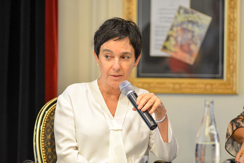 Livia Pedreira debate tend&ecirc;ncias para o design mundial em Paris