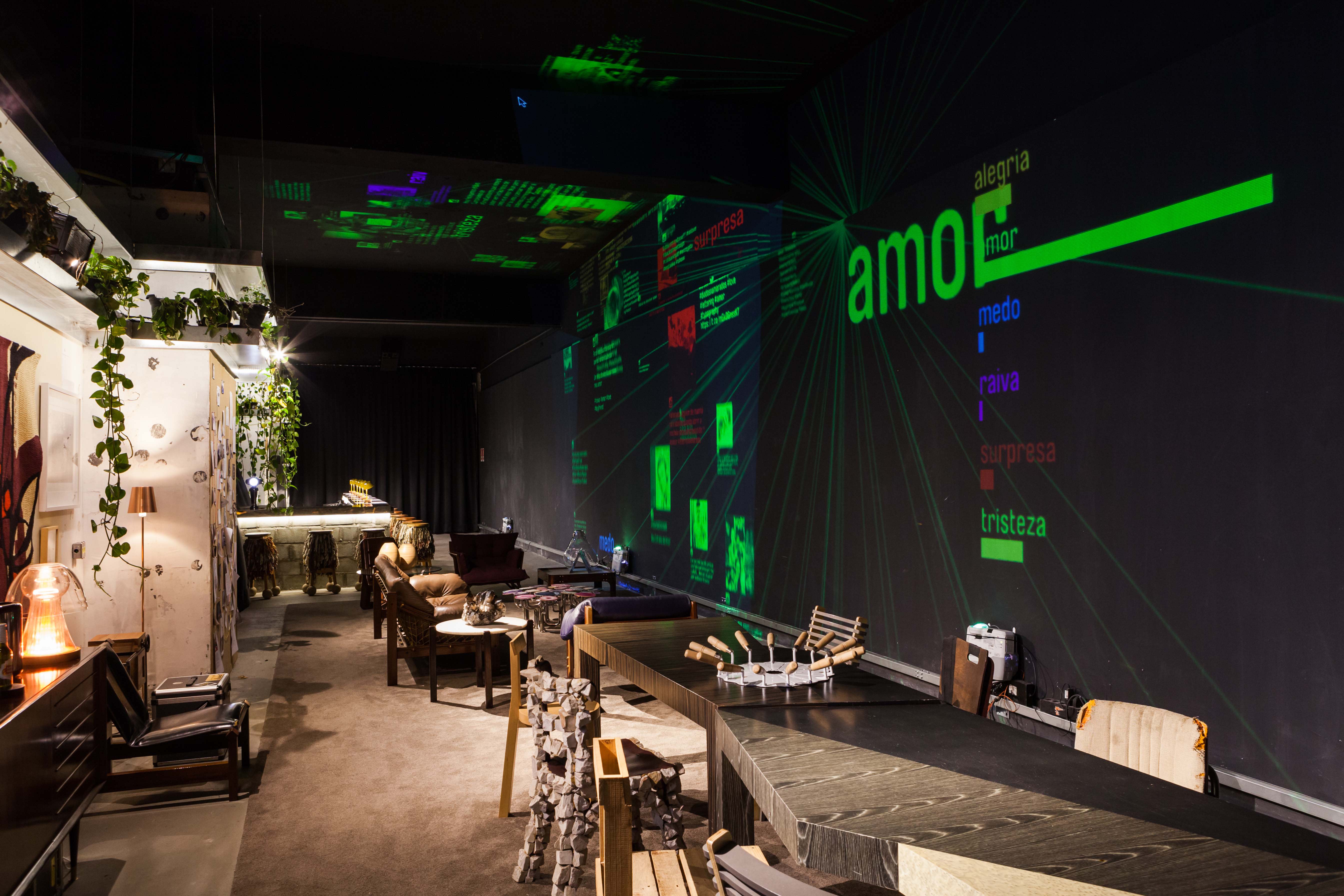 Pe&ccedil;as de arte na decora&ccedil;&atilde;o por Cyrela