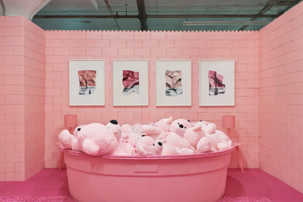 MONOCHROME: exposição no Brooklyn compreende 7 salas de uma só cor