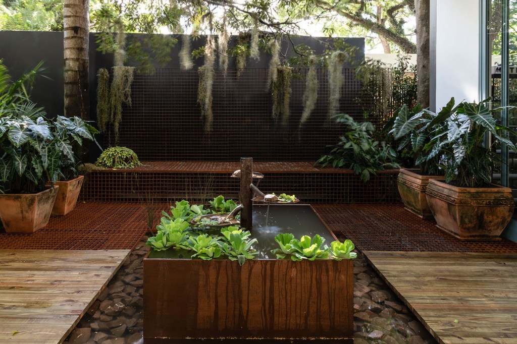 ALEXANDRE-FURCOLIN-EVELYN Alexandre Furcolin assina jardim de 400 m² na CASACOR São Paulo 2018