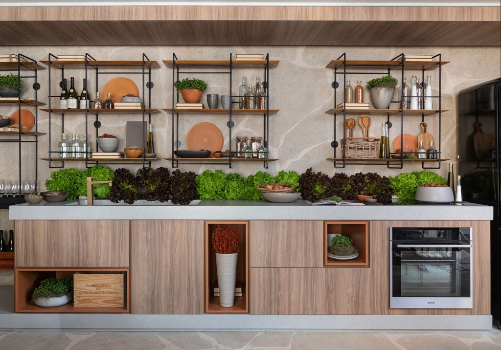 03-casa-menir-tres-arquitetura-casacorsp2018 Painel de madeira dita o layout da Casa Menir na CASACOR São Paulo 2018