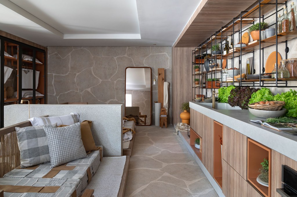 05-casa-menir-tres-arquitetura-casacorsp2018 Painel de madeira dita o layout da Casa Menir na CASACOR São Paulo 2018