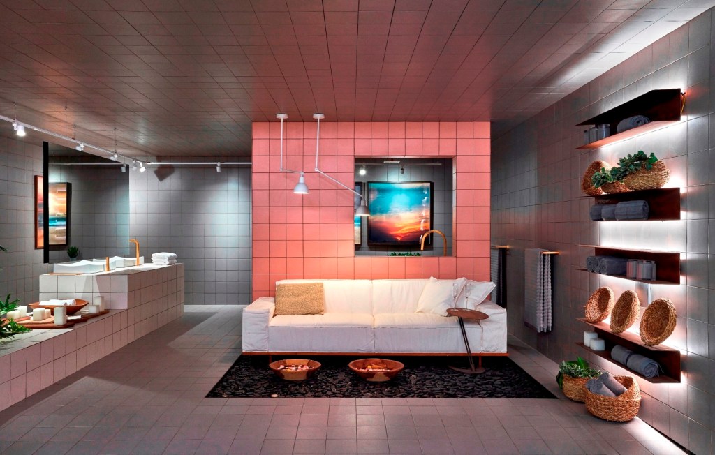 15 – SALA DE BANHO – Esquadra Arquitetos – crédito Jomar Bragança (1) CASACOR Brasília 2018: azulejos e materiais naturais marcam Sala de Banho