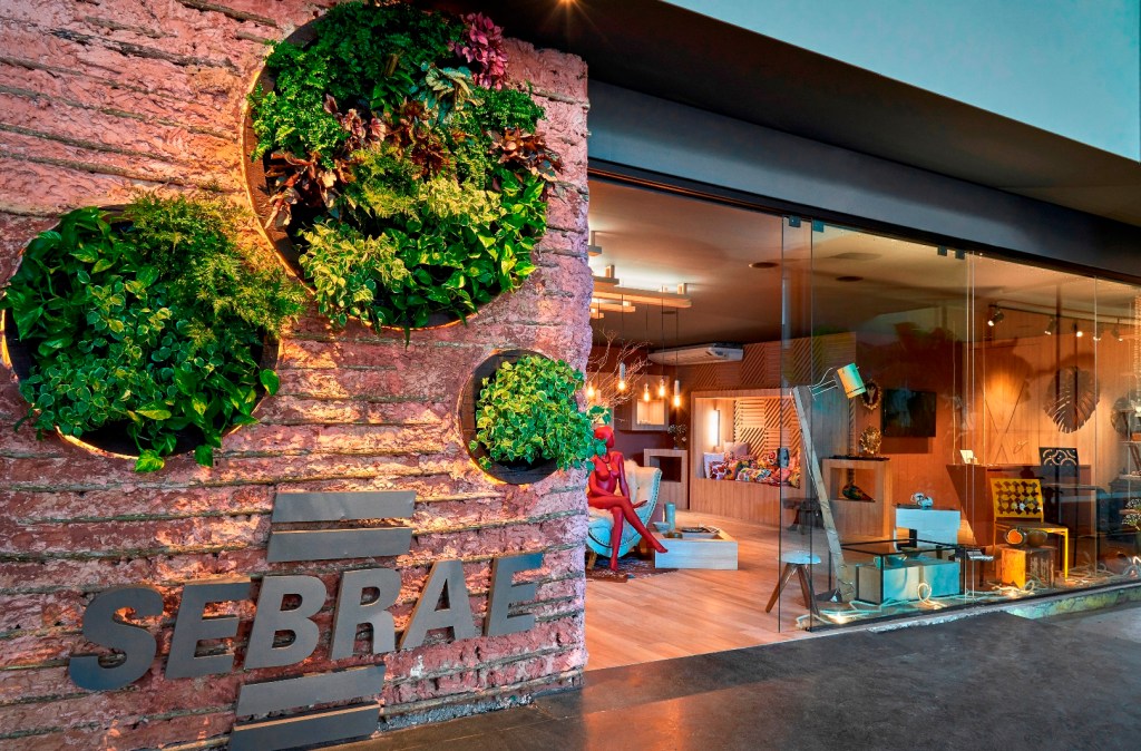 20 -ESPAÇO FEITO À MÃO–Aline Ferreira e Julyanne Alves-crédito Jomar Bragança CASACOR Brasília 2018: um ambiente interativo para apreciar o artesanato