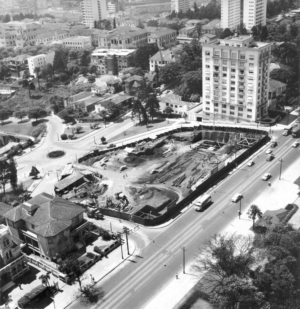 Construção-do-MASP-década-de-1950-e1507558224380 O MASP completa 50 anos! Veja uma breve história do museu