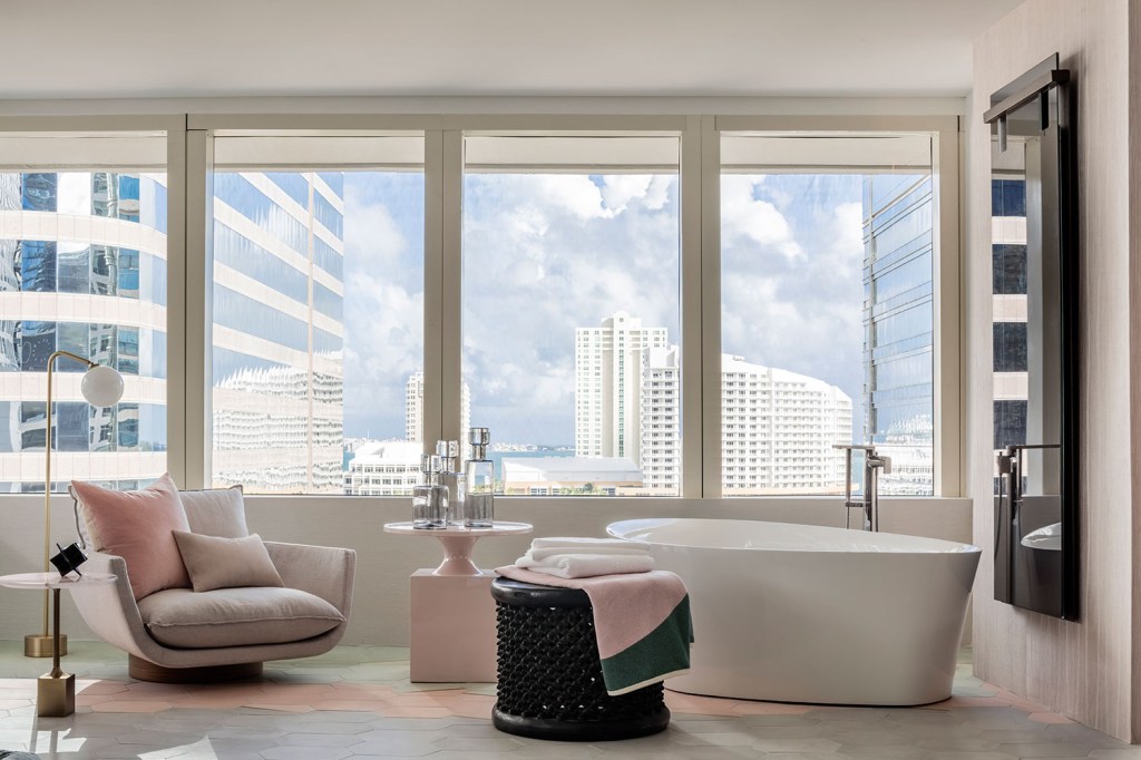 Rituais do dia a dia inspiram o escritório Roye na CASACOR Miami 2018