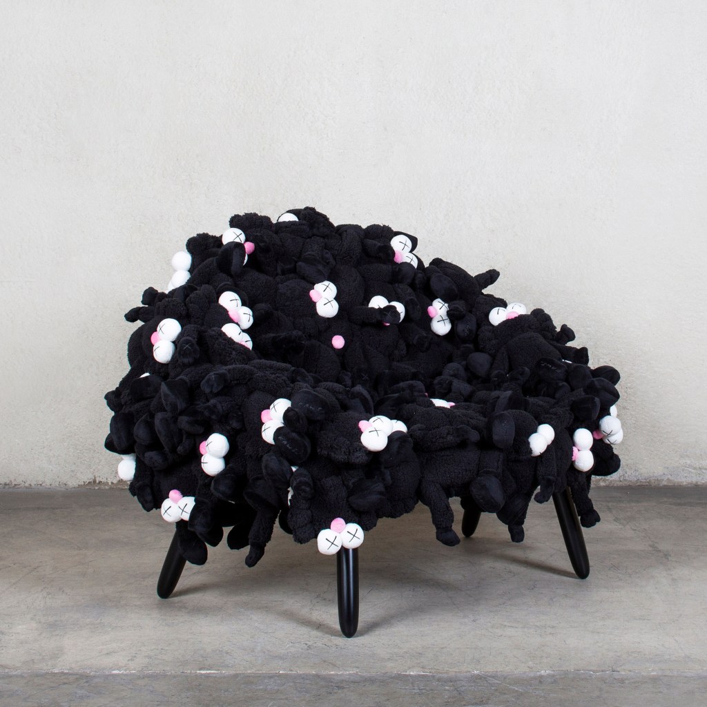 Irm&atilde;os Campana e Kaws apresentam novas cria&ccedil;&otilde;es na Miami Art Week