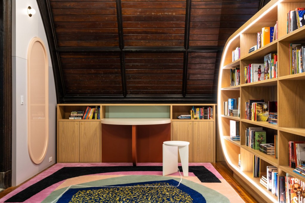 MKCA cria biblioteca infantil para abrigo em Nova York
