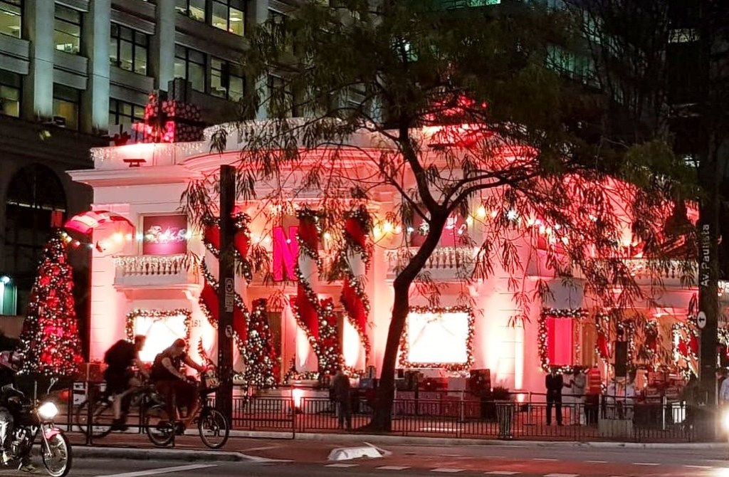 Netflix celebra o Natal na Avenida Paulista