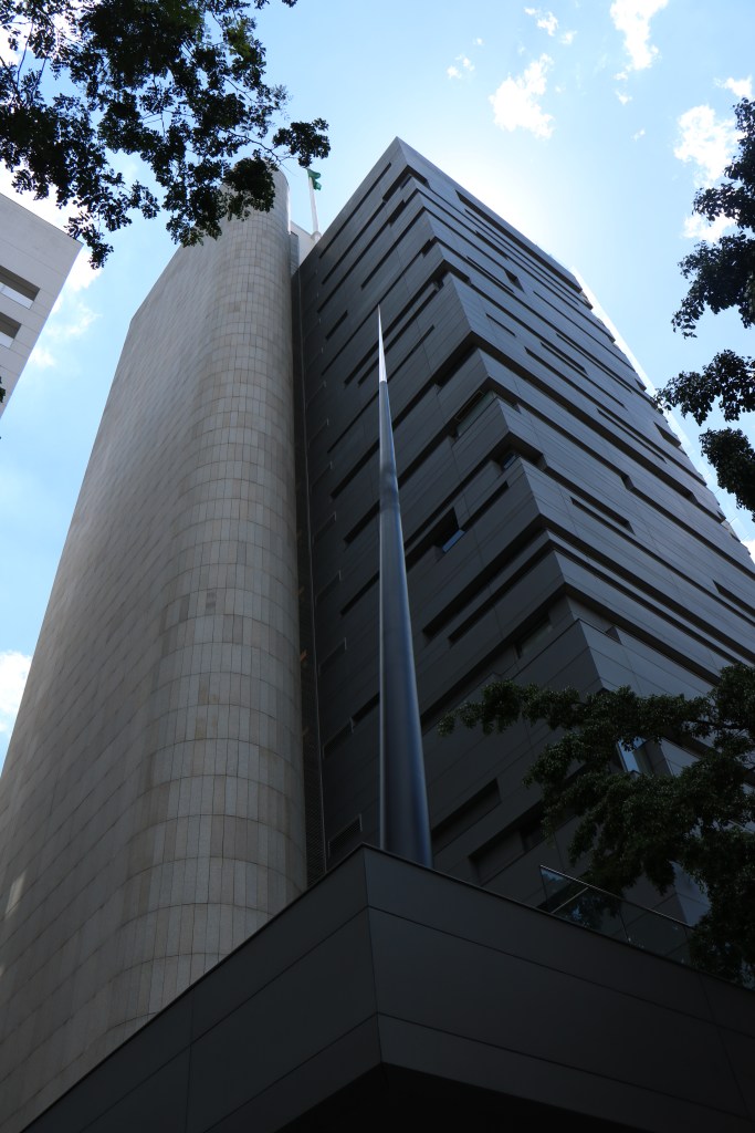 Anchor The Sky: a escultura que reflete mapa astral do Sesc Av. Paulista