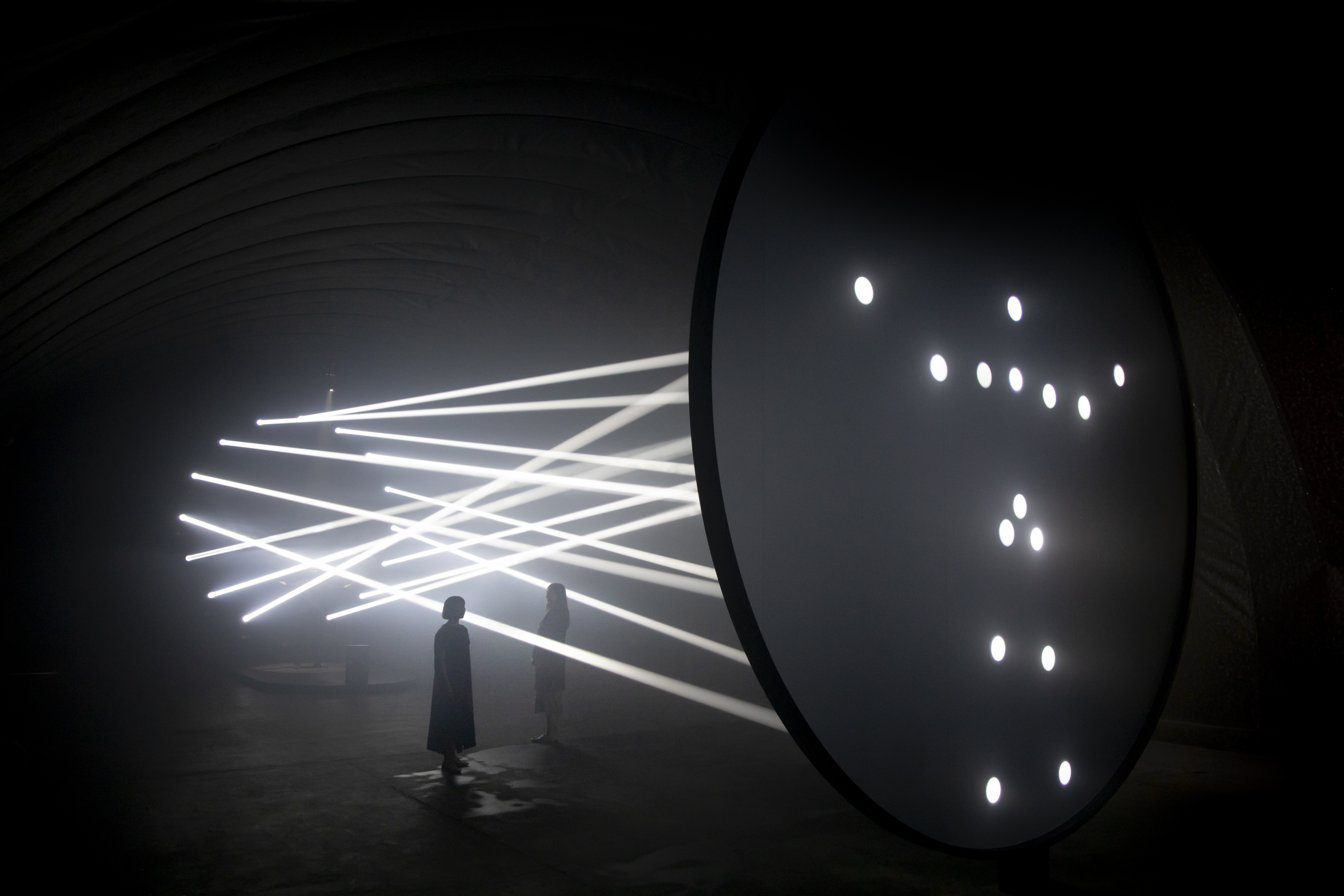 Duas instala&ccedil;&otilde;es interativas que impactaram a Milan Design Week