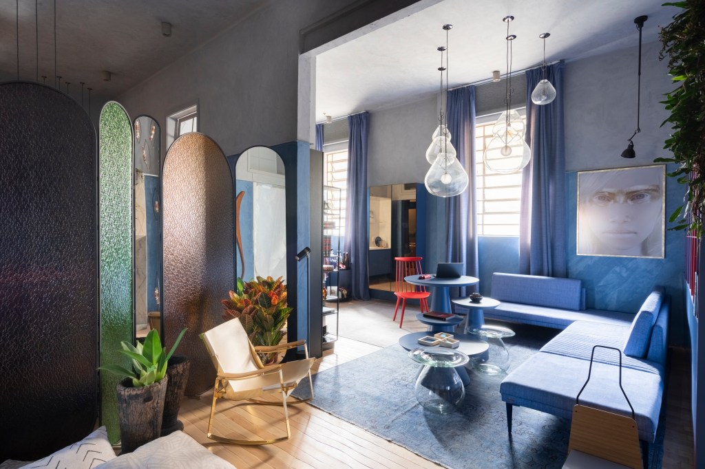 studio-slim-daniel-wilges-casacor-rio-grande-do-sul-2019-cristiano-bauce-1 Azul ativa memórias afetivas no Studio Slim da CASACOR Rio Grande do Sul